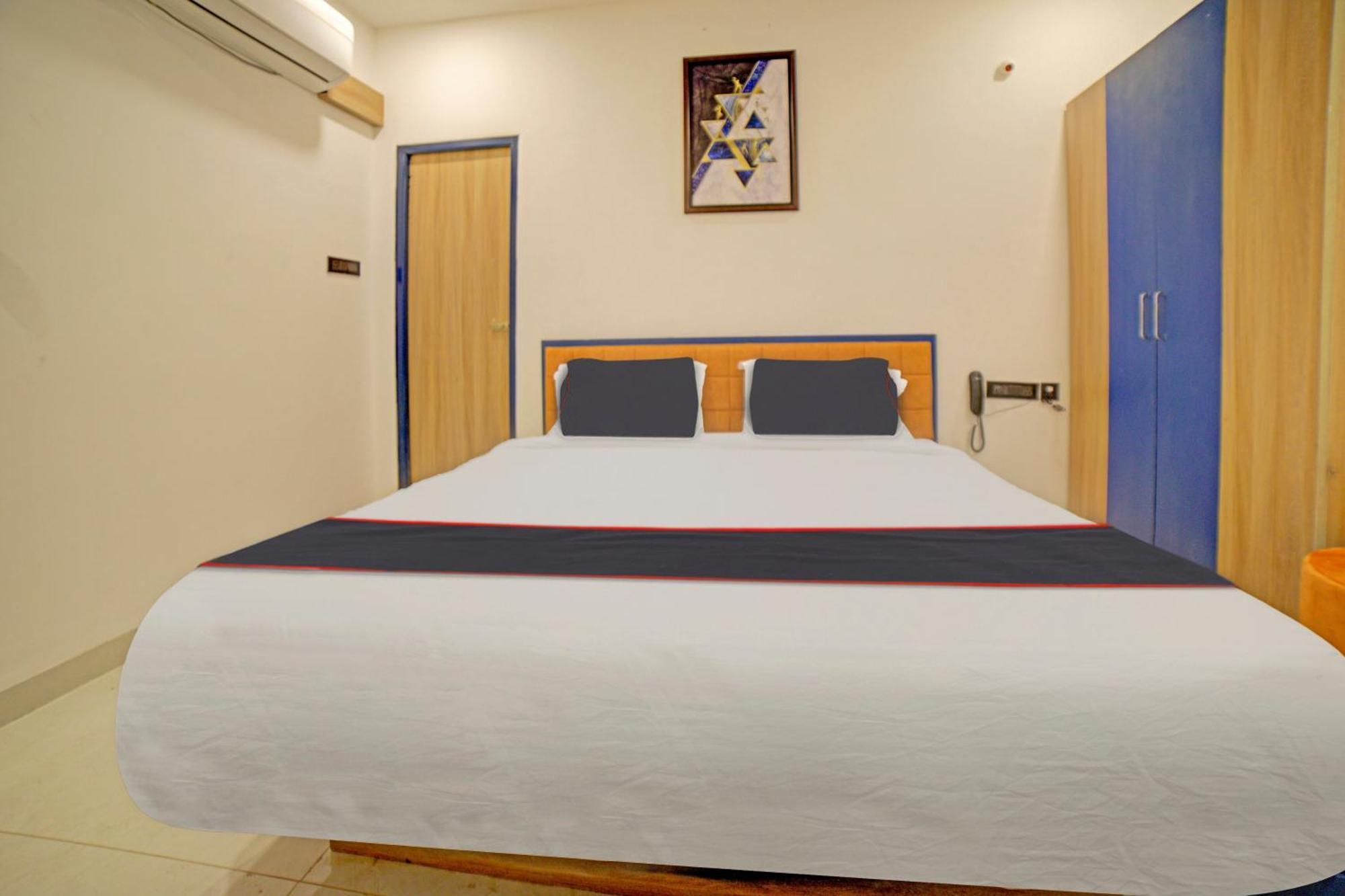 Collection O Lakeview Castle Hotel Warangal Exterior photo